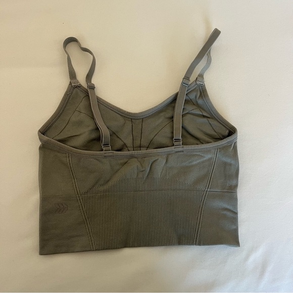 Gray Ribbed Workout Top - Picture 2 of 2